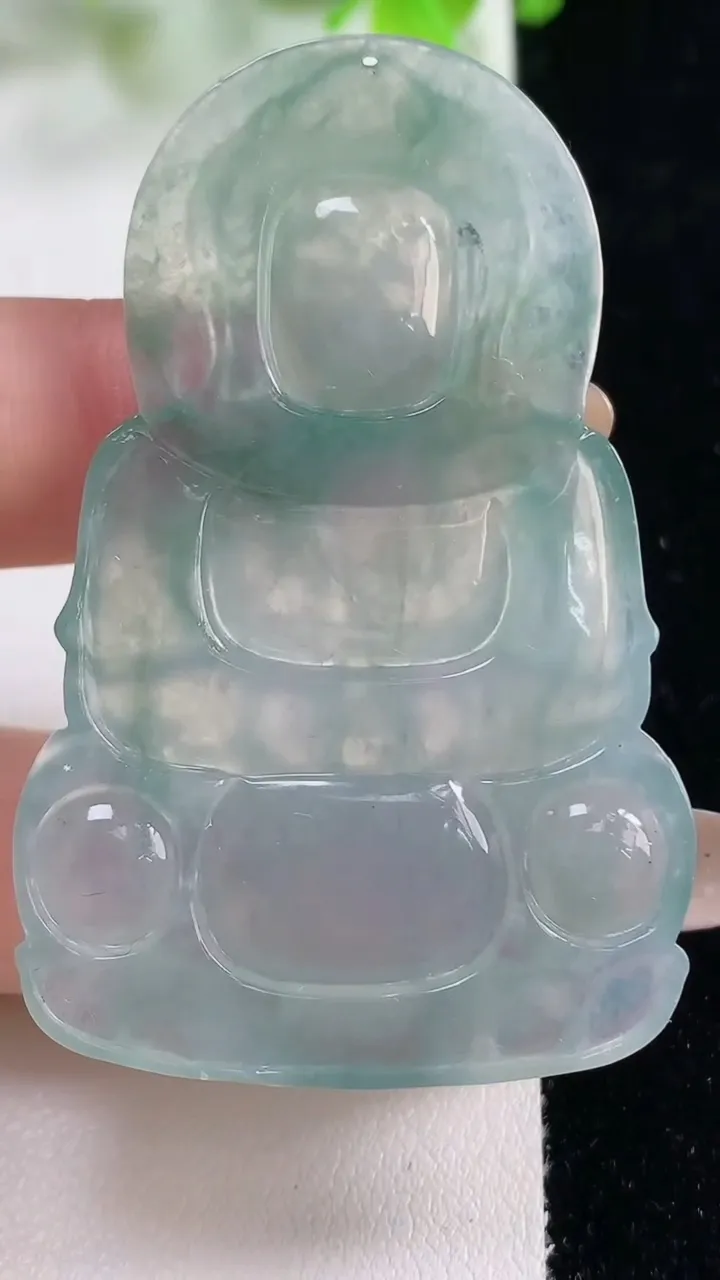 天然A货翡翠观音菩萨吊坠，尺寸57.5-36.8-6.4，重量:21.80g
11月6日