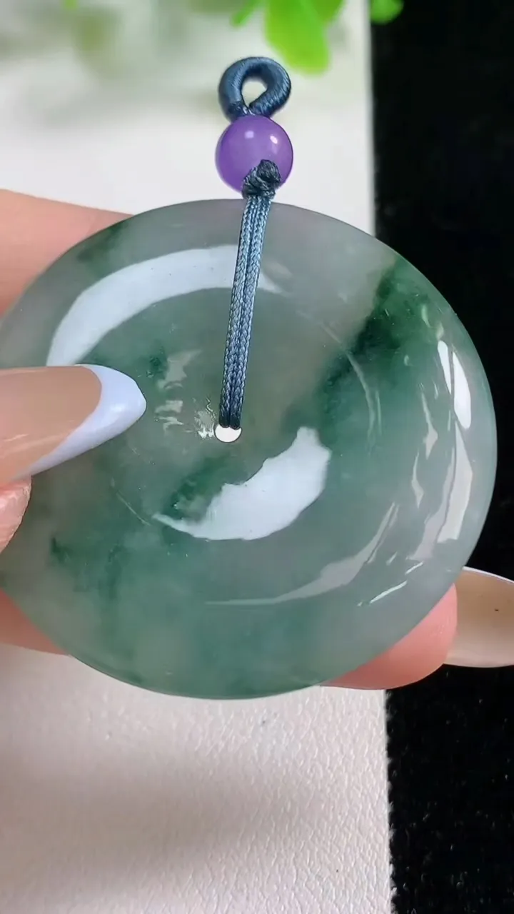 天然A货翡翠冰种飘花平安扣吊坠，尺寸39.2-5.3，重量18.29g
11月6日