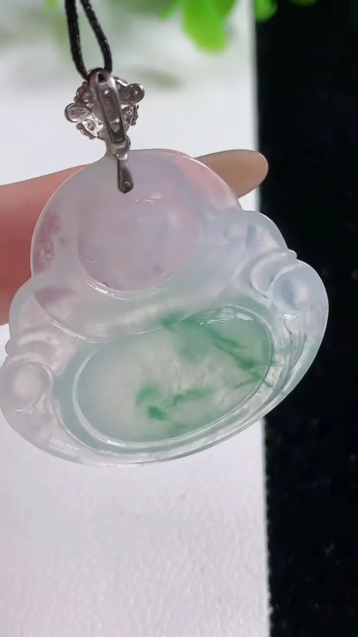 天然A货翡翠种飘花佛公吊坠，尺寸31-33-6，重量:9.00g
11月6日