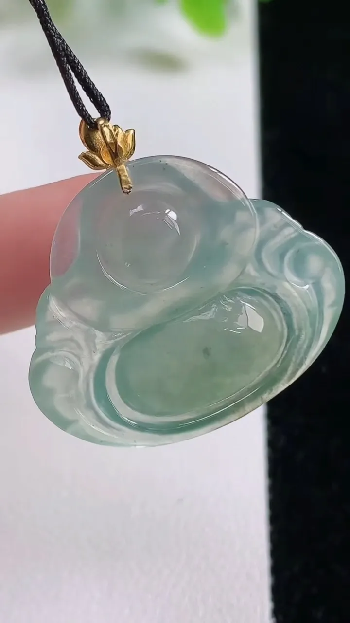 天然A货翡翠佛公吊坠，尺寸24.7-29-5，重量:5.20g
11月6日