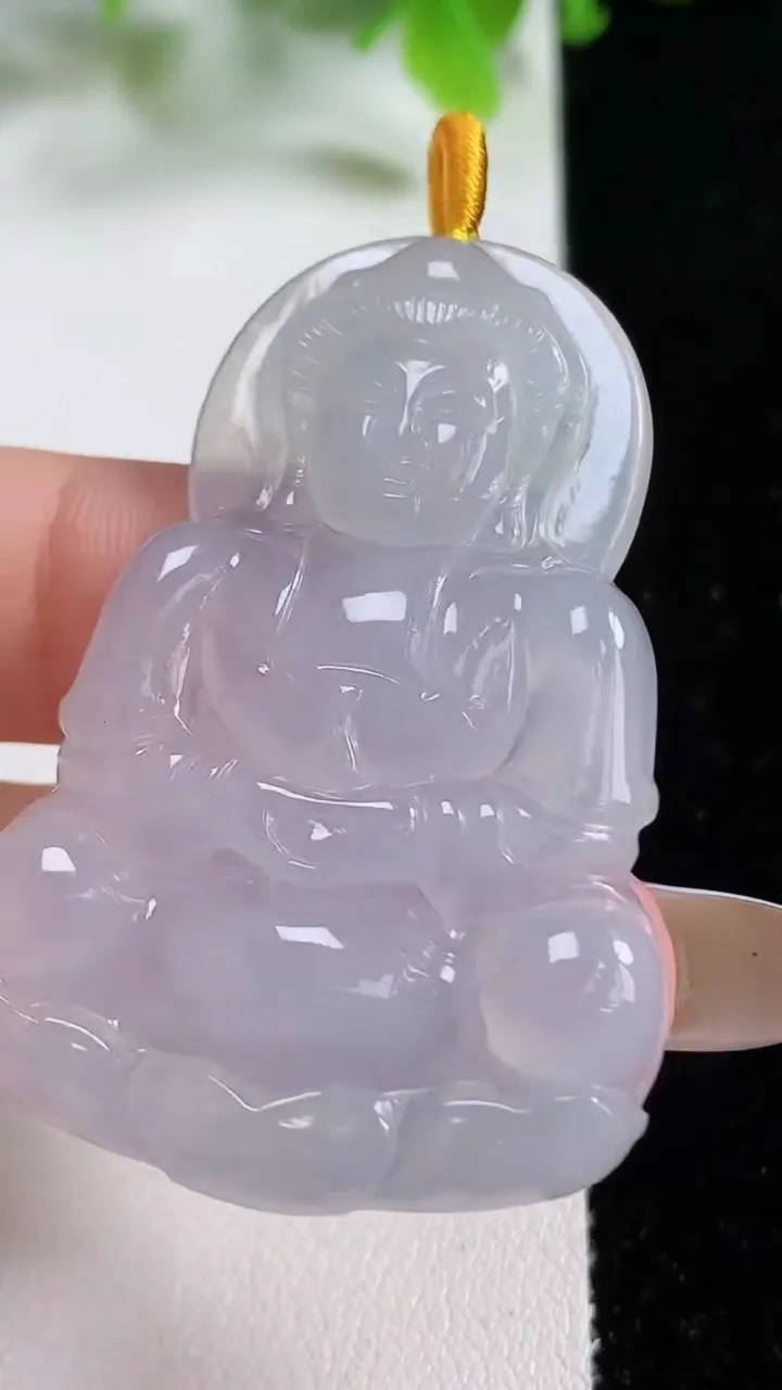 天然A货翡翠正装观音菩萨吊坠，尺寸48.3-32.6-5.4，重量:13.67g
11月6日