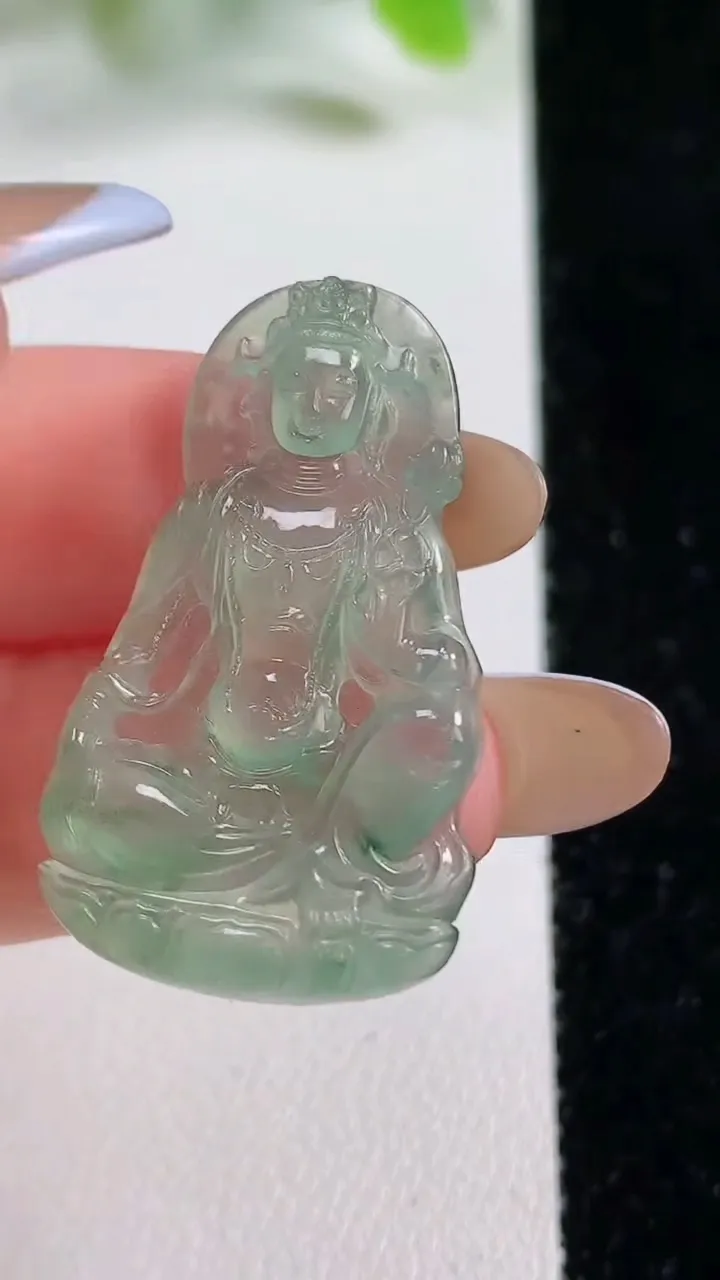 天然A货翡翠大势至观音菩萨吊坠，尺寸33.4-20-3.6，重量:4.08g
11月6日