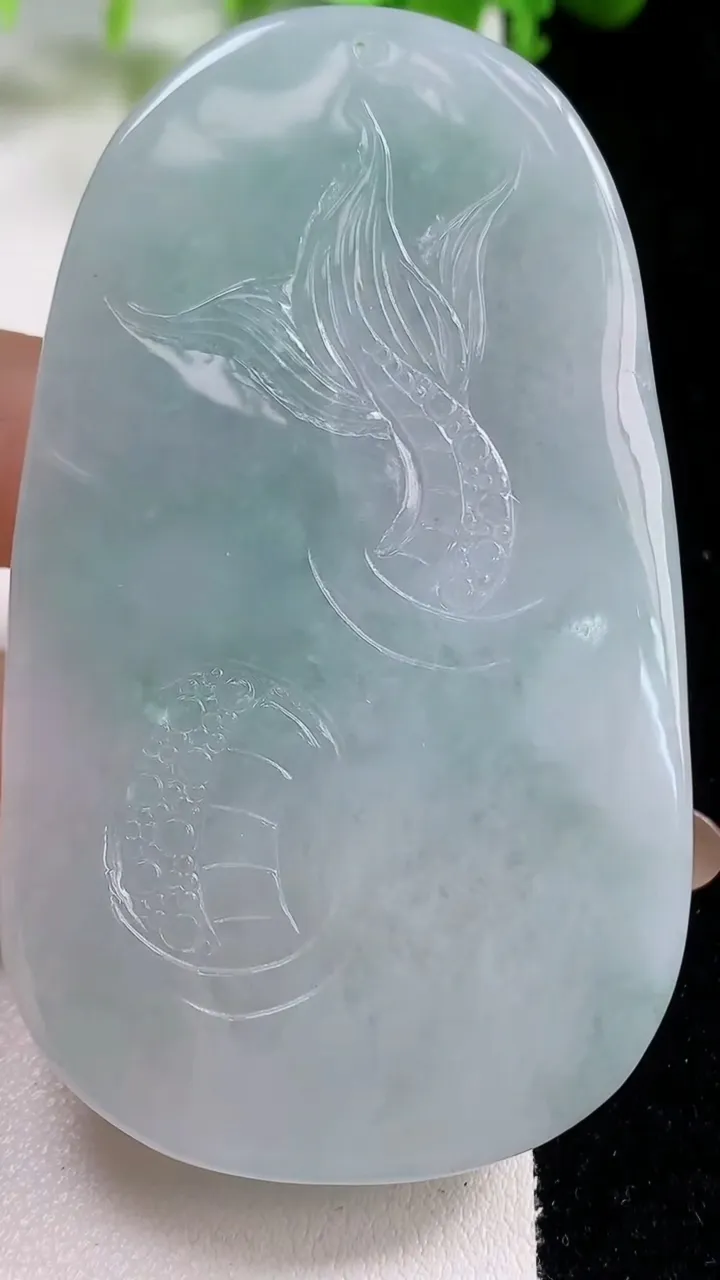 天然A货翡翠御龙关公吊坠，尺寸70.5-41.8-11.5，重量:65.78g
11月6日