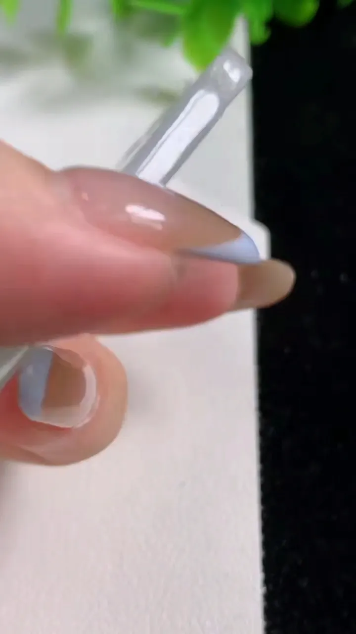 天然A货翡翠仿古无事牌吊坠，尺寸63-43.4-4.6，重量:28.33g
11月6日