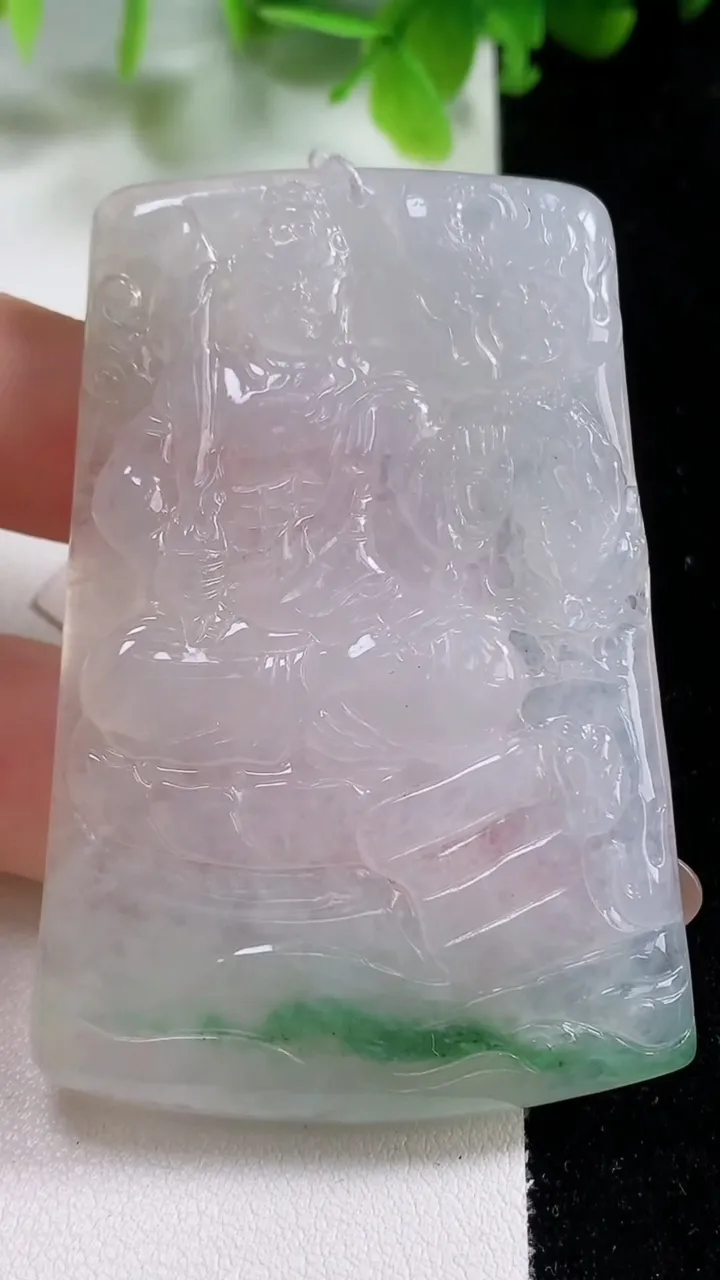 天然A货翡翠不动明王吊坠，尺寸64-42-5.6，重量:33.66g
11月6日