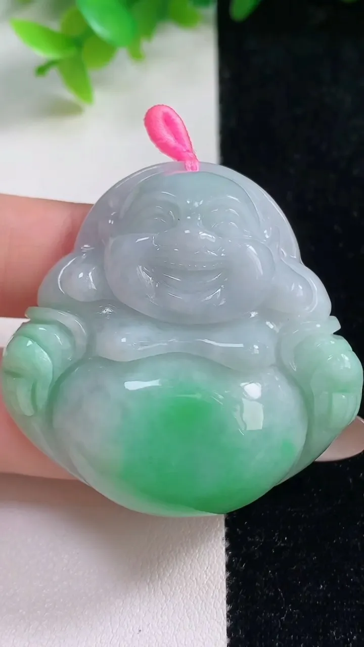 天然A货翡翠佛公吊坠，尺寸43.6-45-12.4，重量:37.67g
11月6日