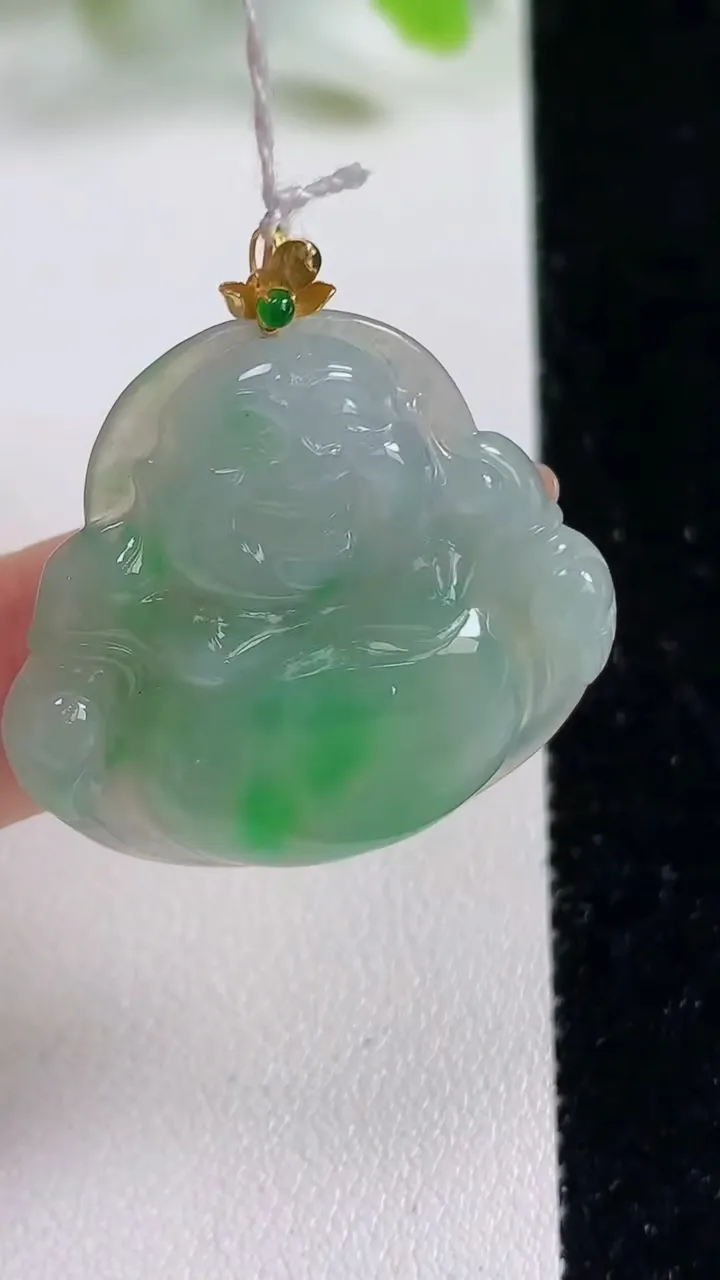 天然A货翡翠佛公吊坠，尺寸29.4-31.7-5.7，重量:7.63g
11月6日