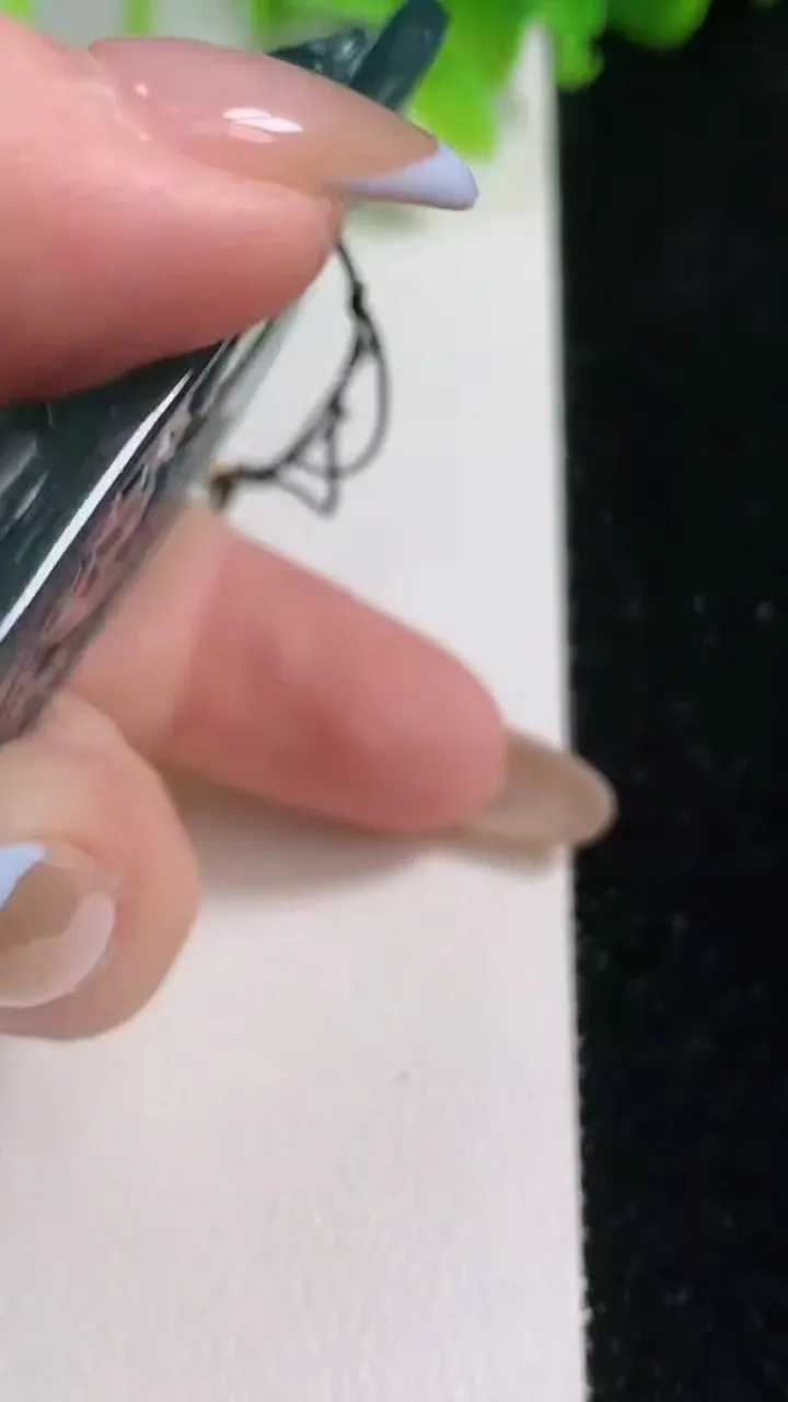 天然A货翡翠馗吊坠，尺寸65.2-40.7-7.1，重量:44.75g
11月6日