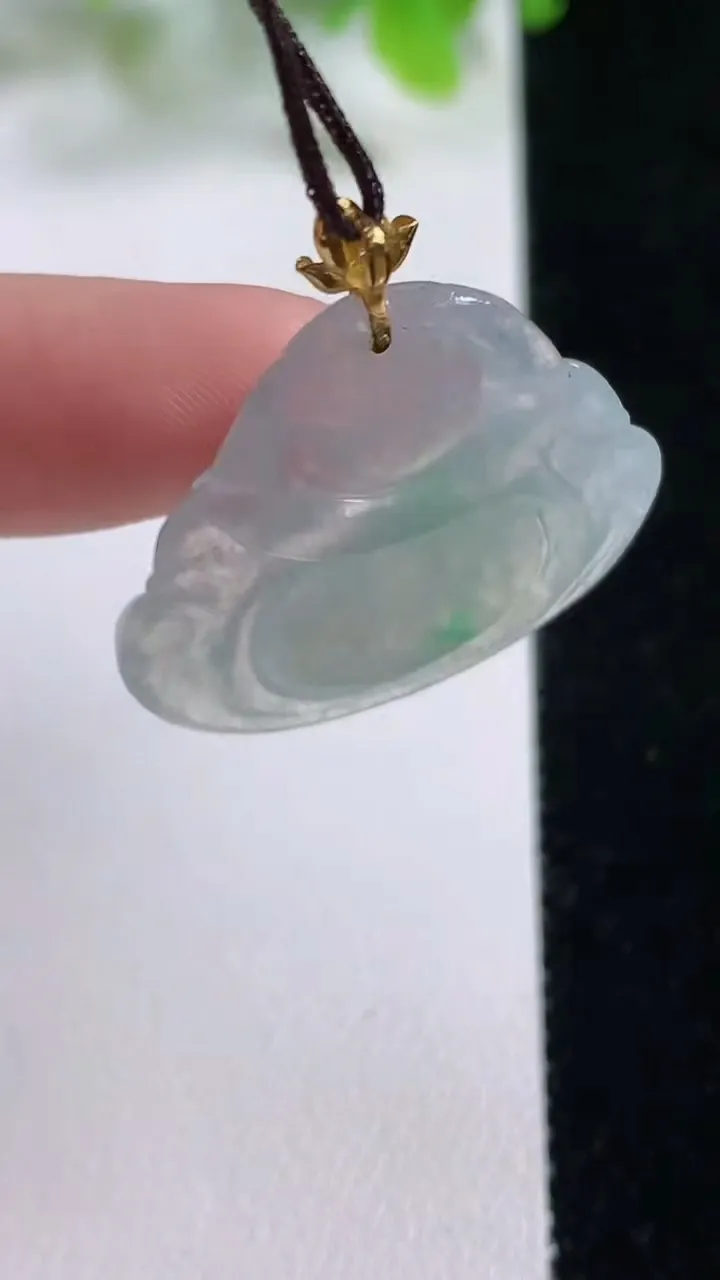 天然A货翡翠佛公吊坠，尺寸25.3-28.9-3.8，重量:4.38g
11月6日