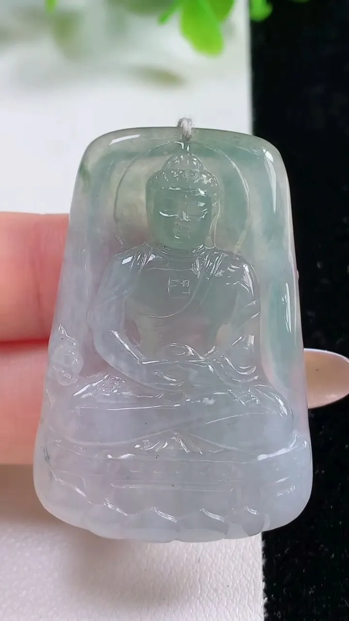 天然A货翡翠大日如来吊坠，尺寸47.2-31.8-6.1，重量:19.37g
11月6日