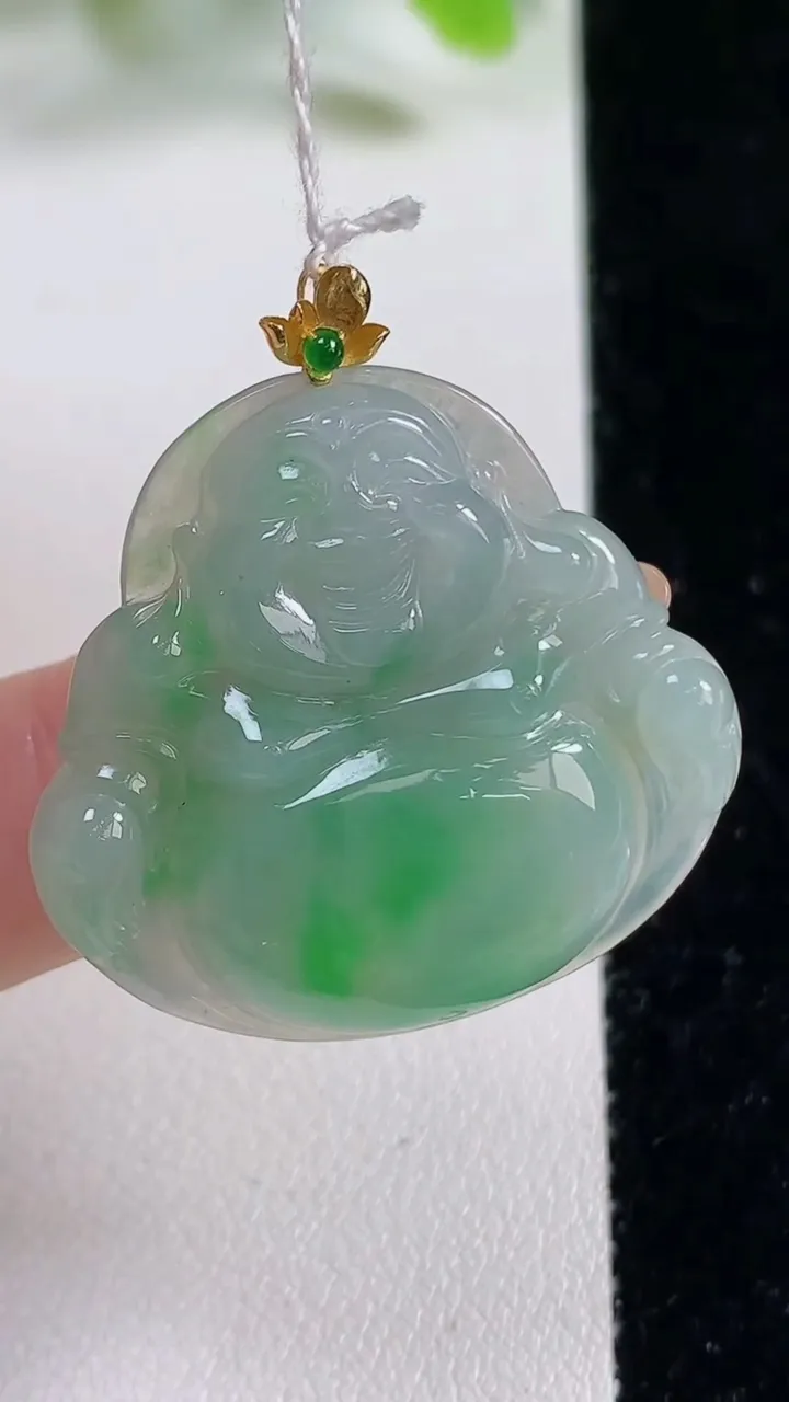 天然A货翡翠佛公吊坠，尺寸29.4-31.7-5.7，重量:7.63g
11月6日