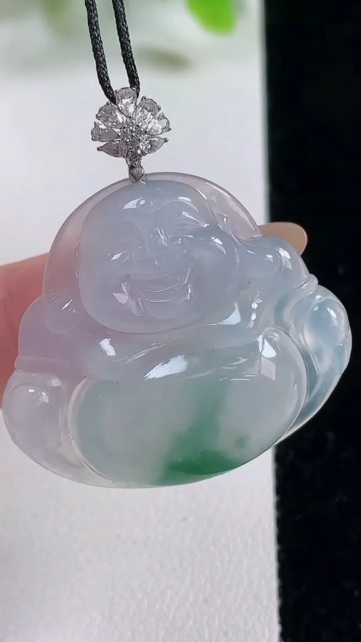 天然A货翡翠种飘花佛公吊坠，尺寸30.3-33.9-5.9，重量:9.31g
11月6日