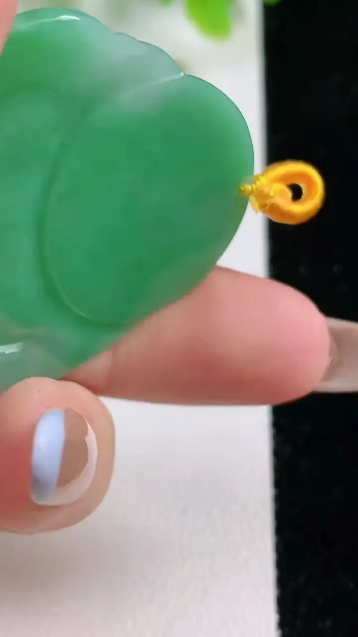 天然A货翡翠佛公吊坠，尺寸37-36.6-5.7，重量:13.95g
11月6日