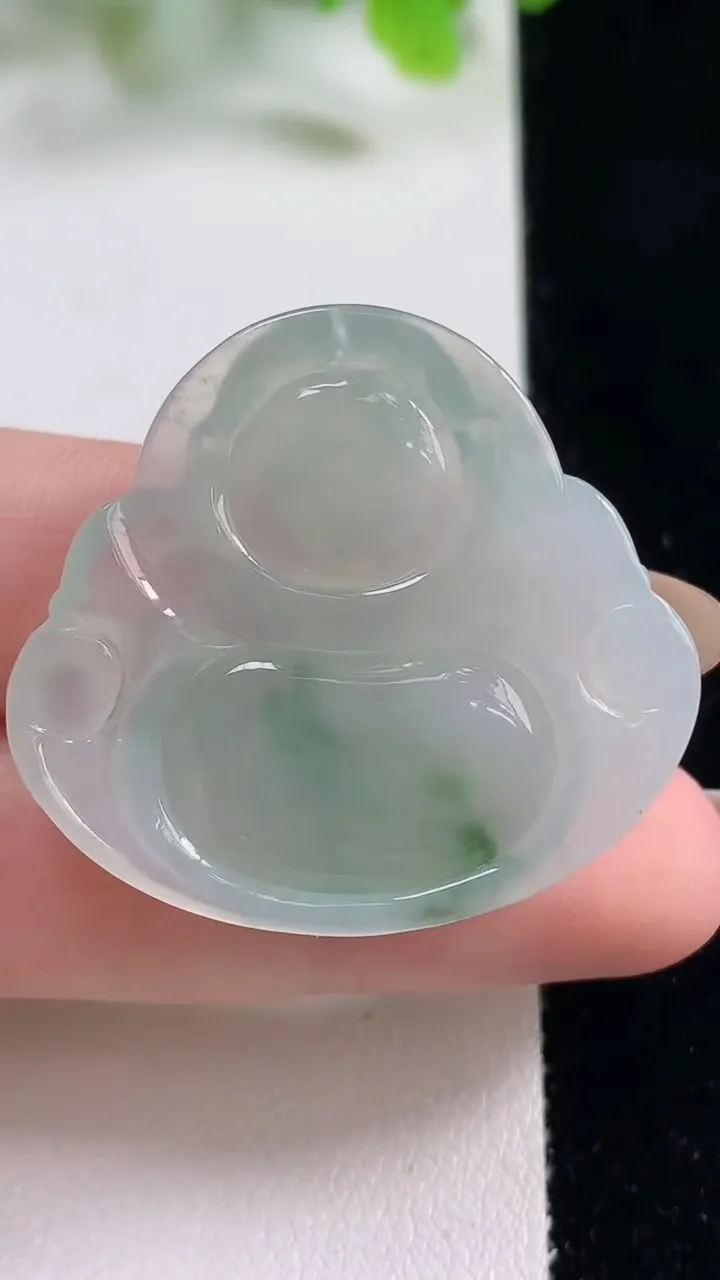 天然A货翡翠种飘花佛公吊坠，尺寸32-35.2-6.6，重量:10.74g
11月6日