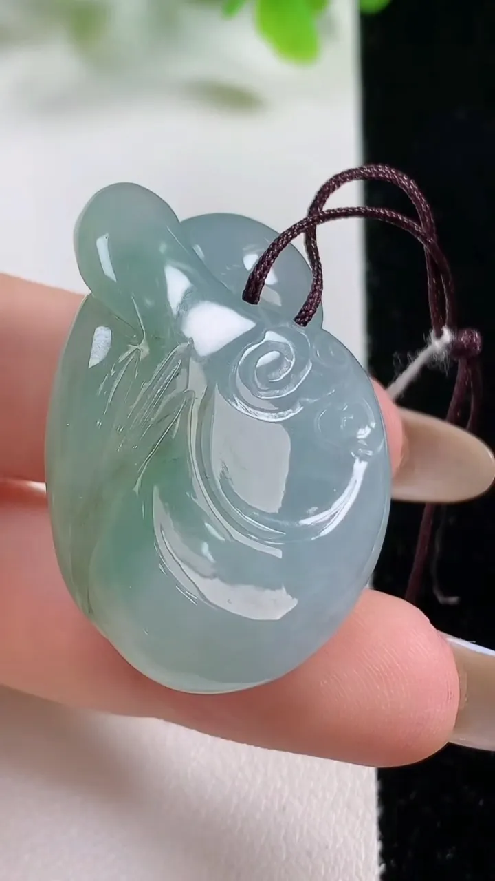 天然A货翡翠逍遥佛公吊坠，尺寸37-27-15.2，重量:23.58g
11月6日