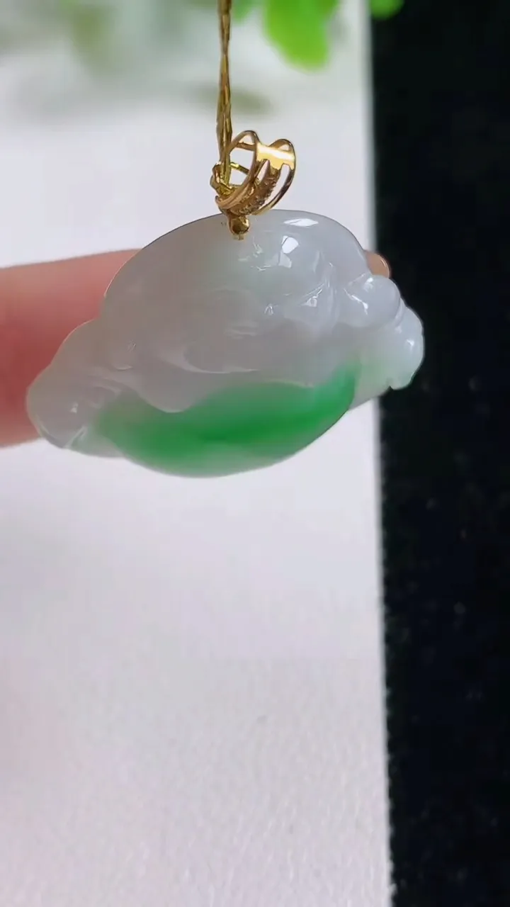 天然A货翡翠佛公吊坠，尺寸25-29.3-5.7，重量:6.40g
11月6日