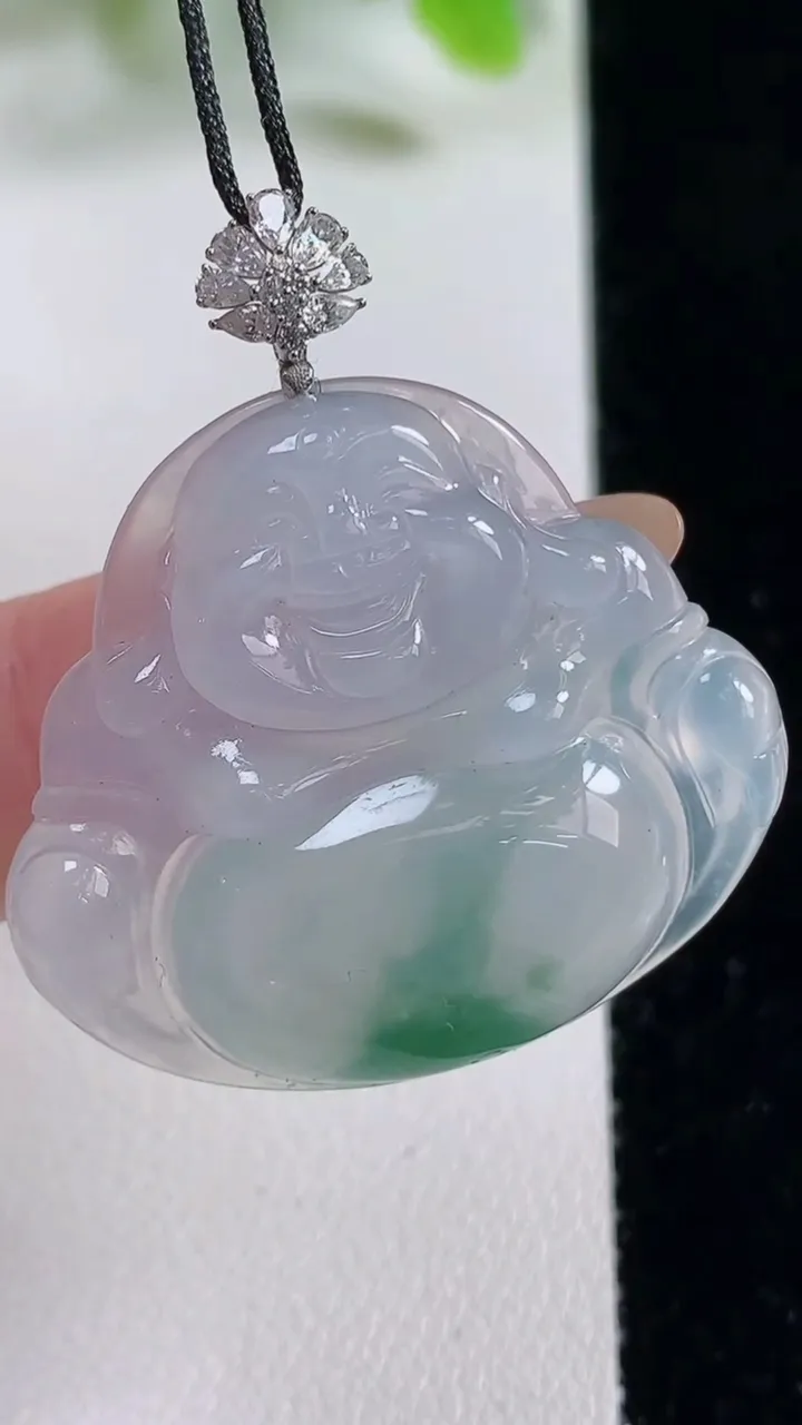 天然A货翡翠种飘花佛公吊坠，尺寸30.3-33.9-5.9，重量:9.31g
11月6日