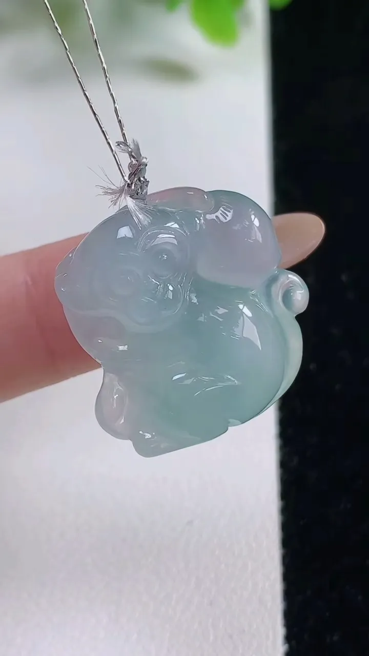 天然A货翡翠生肖猴吊坠，尺寸22.3-21-8.7，重量7.50g
11月6日