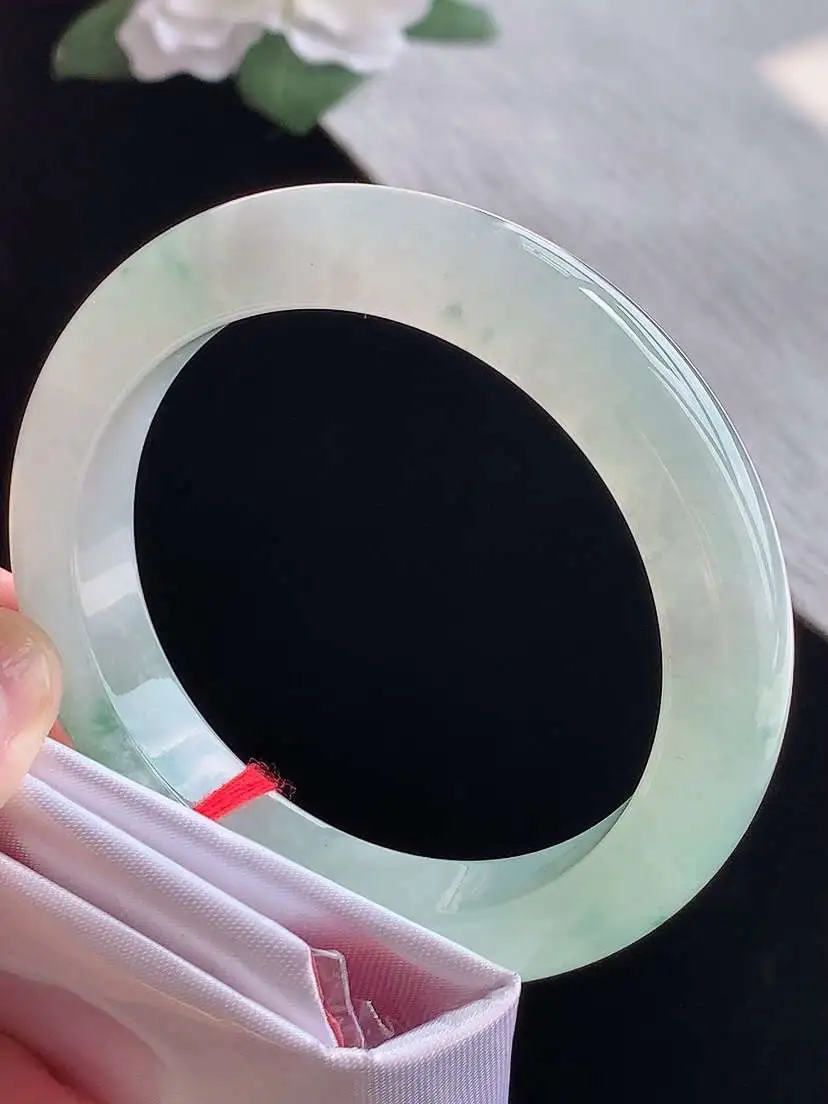 a货翡翠老坑冰种飘花厚装正装正圈手镯60-61大圈口  尺寸60×12.8×9.8mm 1105