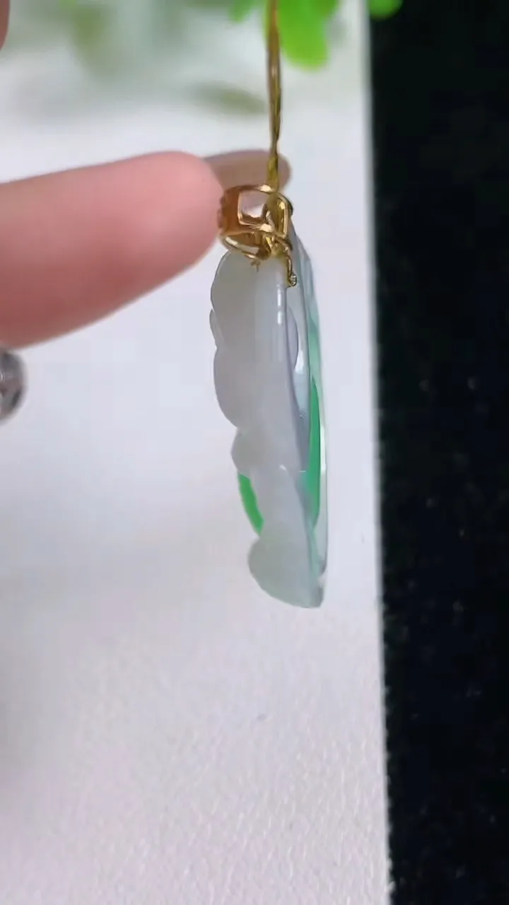 天然A货翡翠佛公吊坠，尺寸25-29.3-5.7，重量:6.40g
11月6日