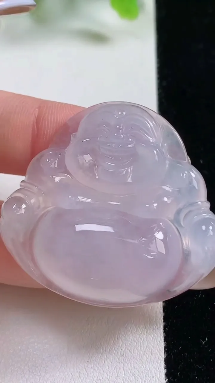 天然A货翡翠种白冰佛公吊坠，尺寸37.8-41-9.1，重量:19.20g
11月6日