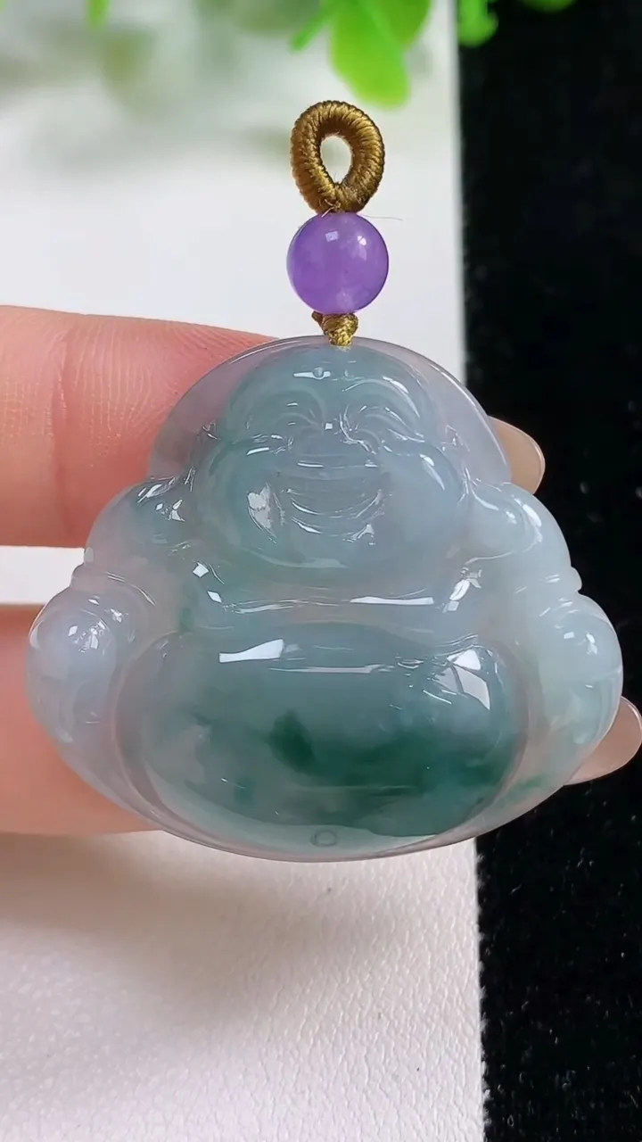 天然A货翡翠冰种飘花佛公吊坠，尺寸33.3-37.7-6.1，重量:11.77g
11月6日