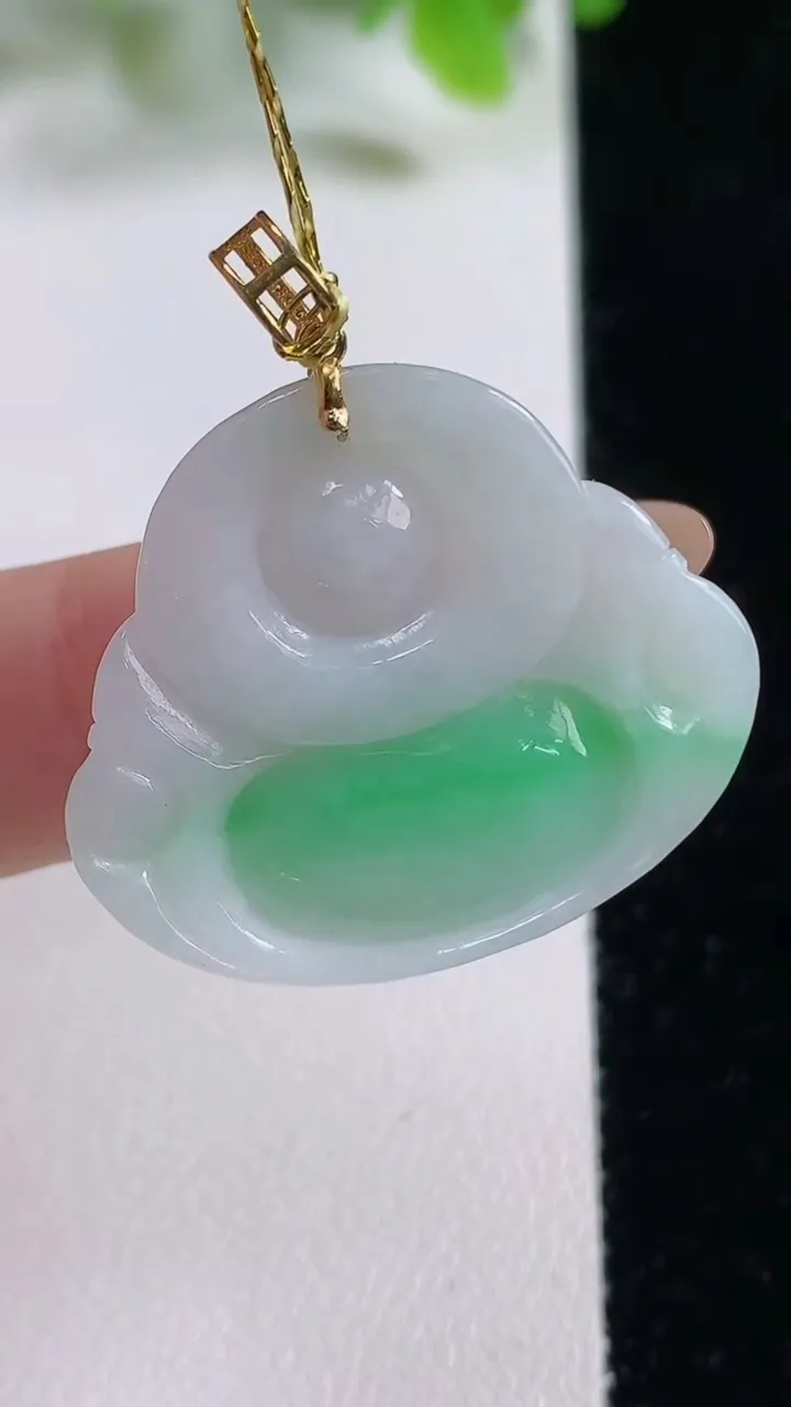 天然A货翡翠佛公吊坠，尺寸25-29.3-5.7，重量:6.40g
11月6日