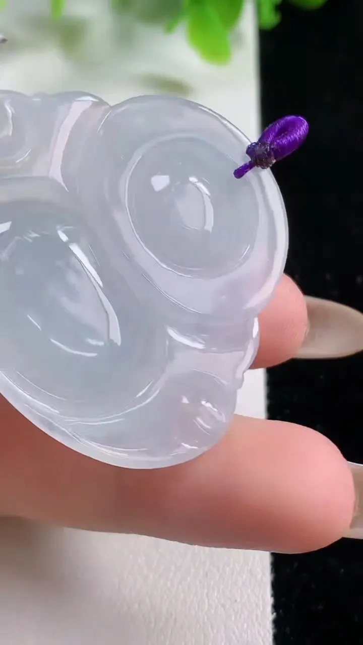 天然A货翡翠佛公吊坠，尺寸38.6-42.6-8.7，重量:20.37g
11月6日