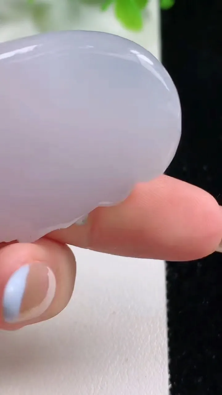 天然A货翡翠一念之间 悟道吊坠，尺寸40.2-28.4-10.2，重量:25.87g
11月6日