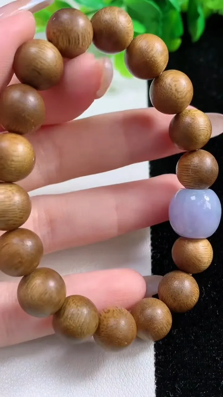 天然A货翡翠种紫罗兰路路通檀香手串，尺寸13.4-12.4，重量:9.37g11月6日
工厂直销收藏