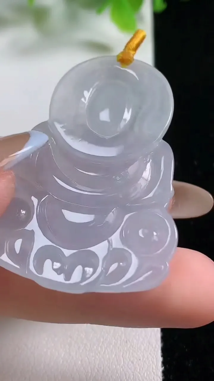 天然A货翡翠正装观音菩萨吊坠，尺寸48.3-32.6-5.4，重量:13.67g
11月6日