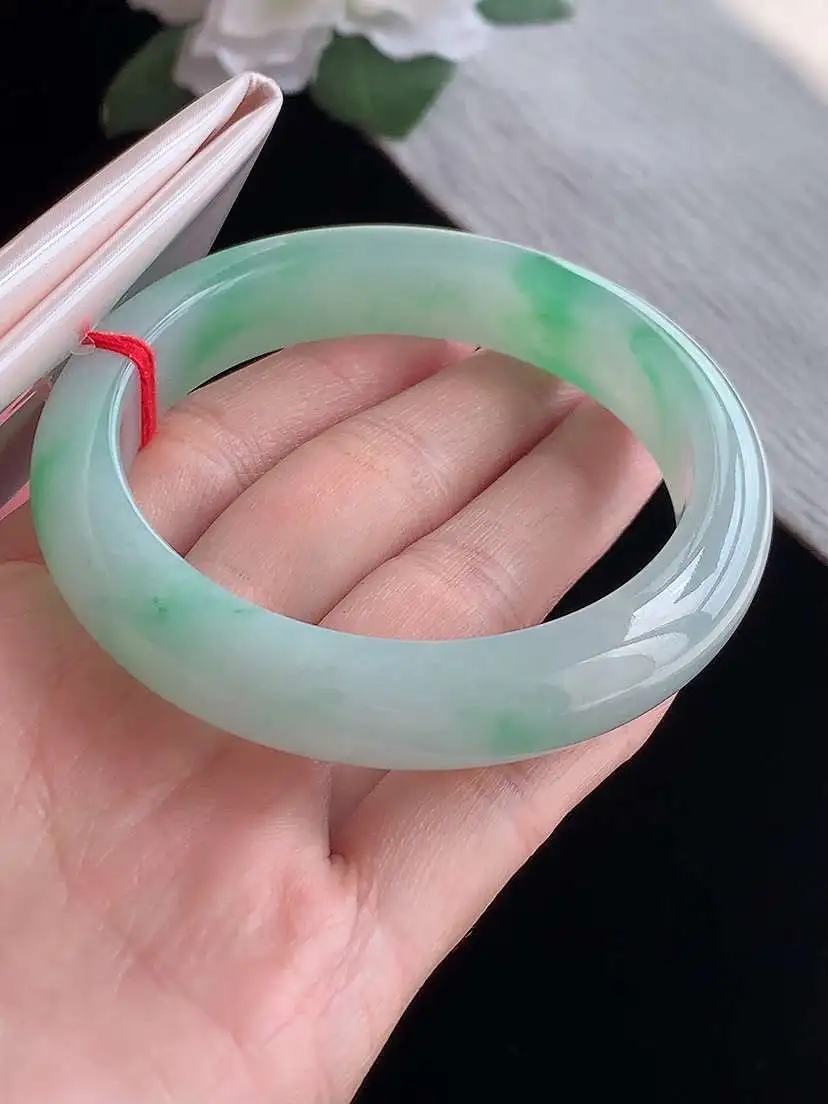 a货翡翠老坑冰种飘绿正装正圈手镯56-57圈口  尺寸56.8×12.3×8.5mm 1105