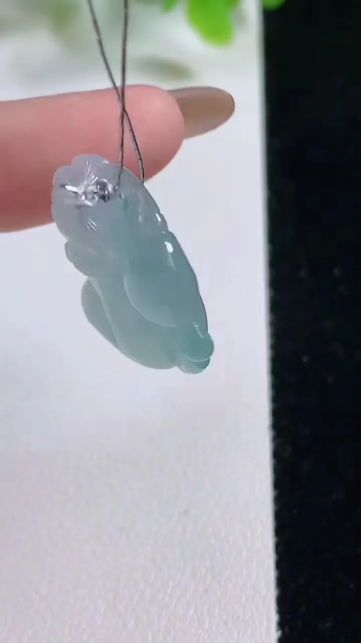 天然A货翡翠生肖猴吊坠，尺寸22.3-21-8.7，重量7.50g
11月6日