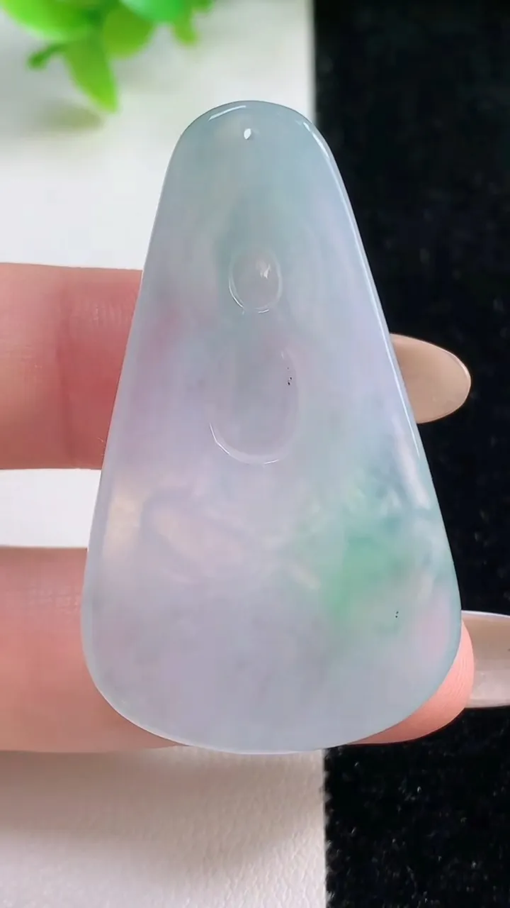 天然A货翡翠大势至观音菩萨吊坠，尺寸46.2-27.5-4，重量:11.38g
11月6日