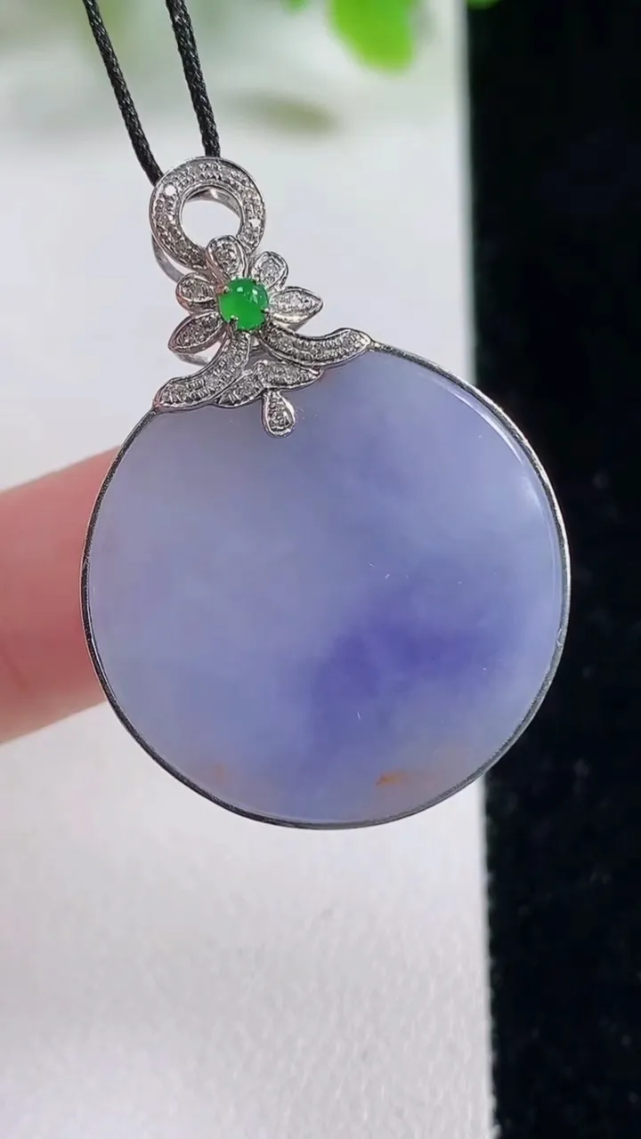 天然A货翡翠种紫罗兰无事牌吊坠，尺寸24.2-6.2，重量:10.59g
11月6日