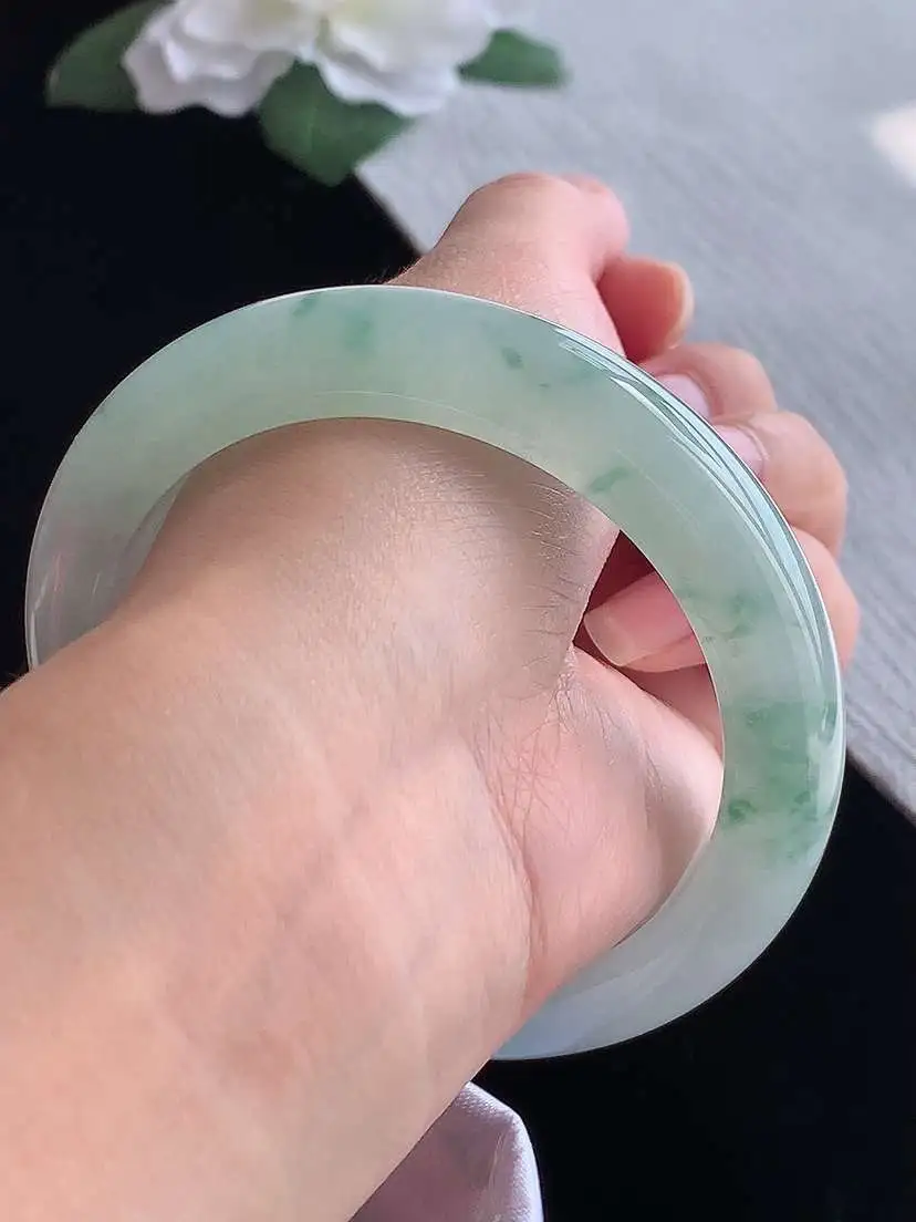 a货翡翠老坑冰种飘花厚装正装正圈手镯60-61大圈口  尺寸60×12.8×9.8mm 1105