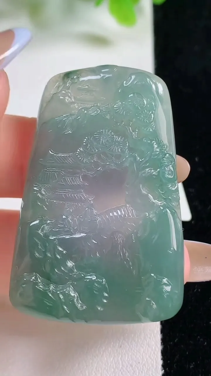 天然A货翡翠山水牌吊坠，尺寸45-29.5-6.3，重量:19.04g
11月6日