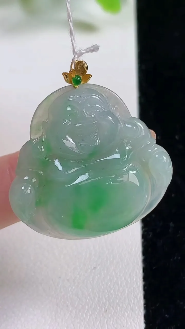 天然A货翡翠佛公吊坠，尺寸29.4-31.7-5.7，重量:7.63g
11月6日