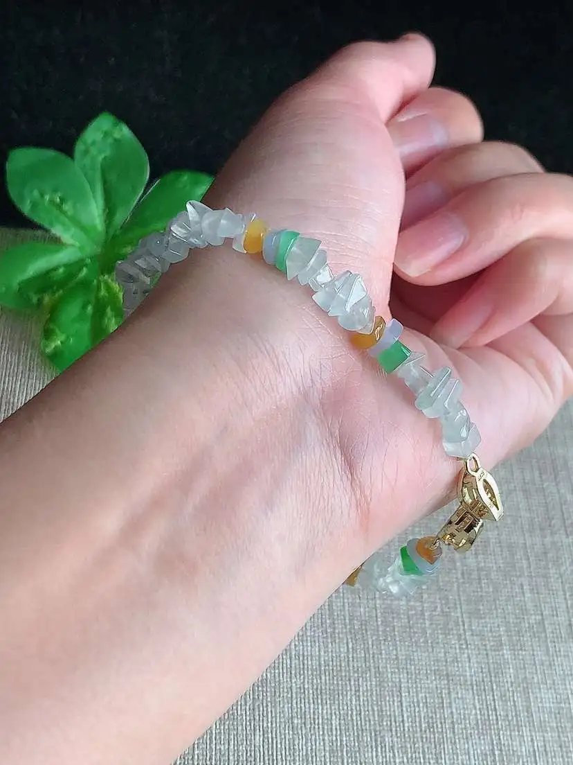 a货翡翠老坑冰种多彩随形手串  尺寸4.6×2.8mm 重量11.75g 1106