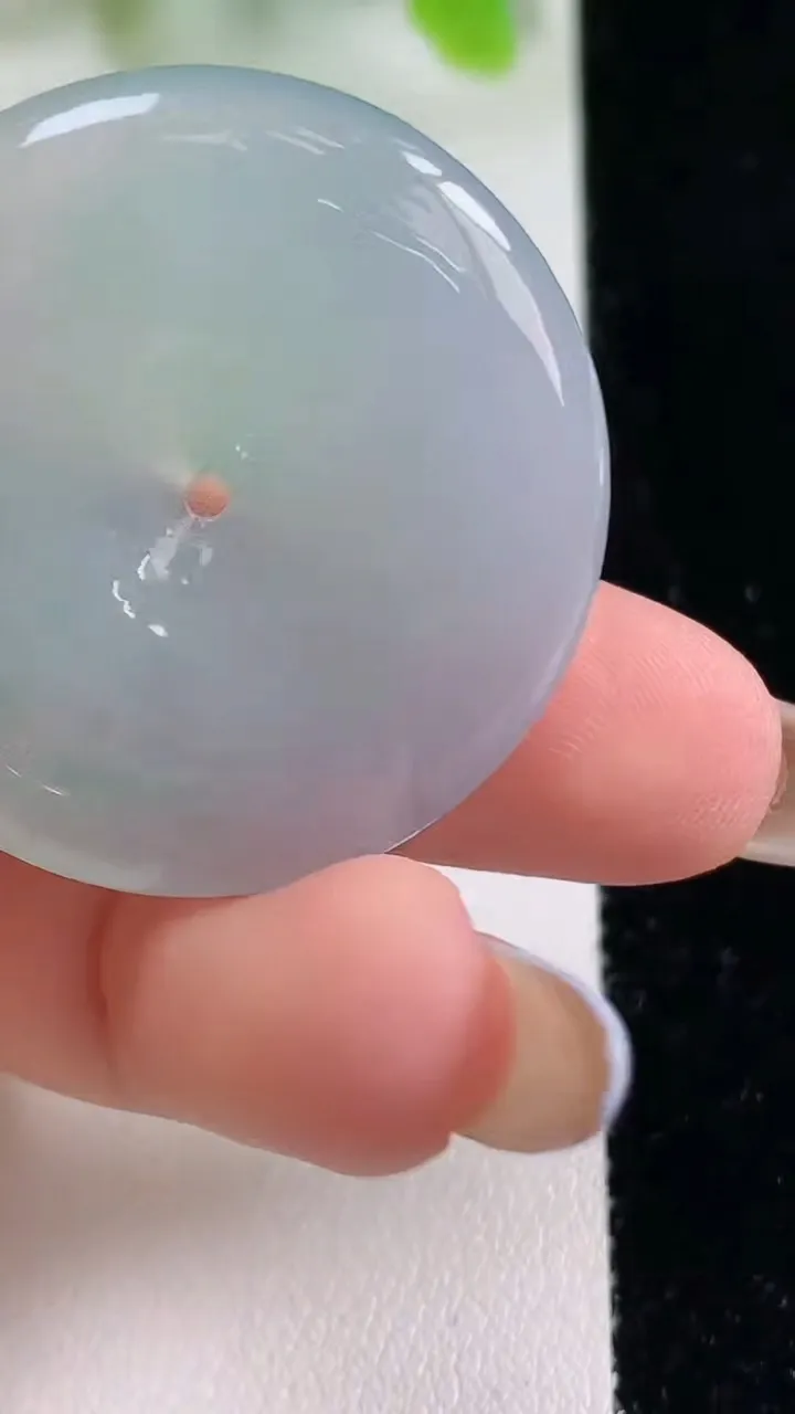 天然A货翡翠平安扣吊坠，尺寸34.3-5.3，重量:13.68g
11月6日