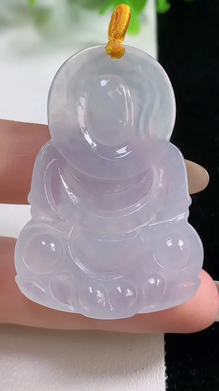 天然A货翡翠正装观音菩萨吊坠，尺寸48.3-32.6-5.4，重量:13.67g
11月6日