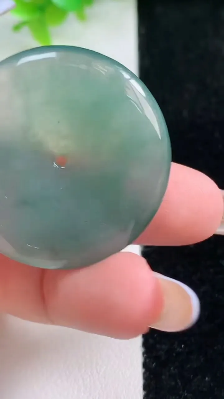 天然A货翡翠冰种飘花平安扣吊坠，尺寸34-5，重量:12.65g
11月6日