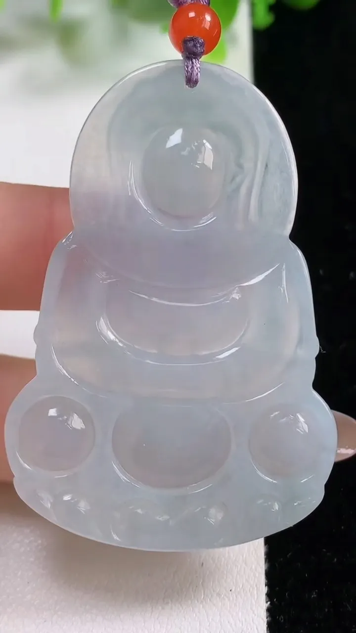 天然A货翡翠正装观音菩萨吊坠，尺寸56.6-38.7-5.8，重量:20.85g
11月6日