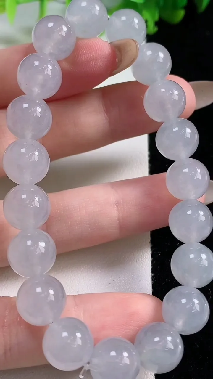 天然A货翡翠种白冰圆珠手串19颗，尺寸10.2，重量:35.21g11月6日
工厂直销收藏佳品,种好
