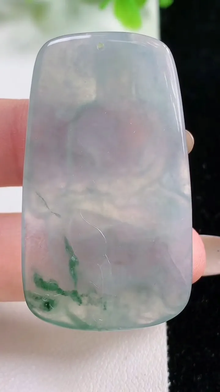 天然A货翡翠冰种飘花大日如来吊坠尺寸48.4-27.6-5.5，重量:16.60g
11月6日