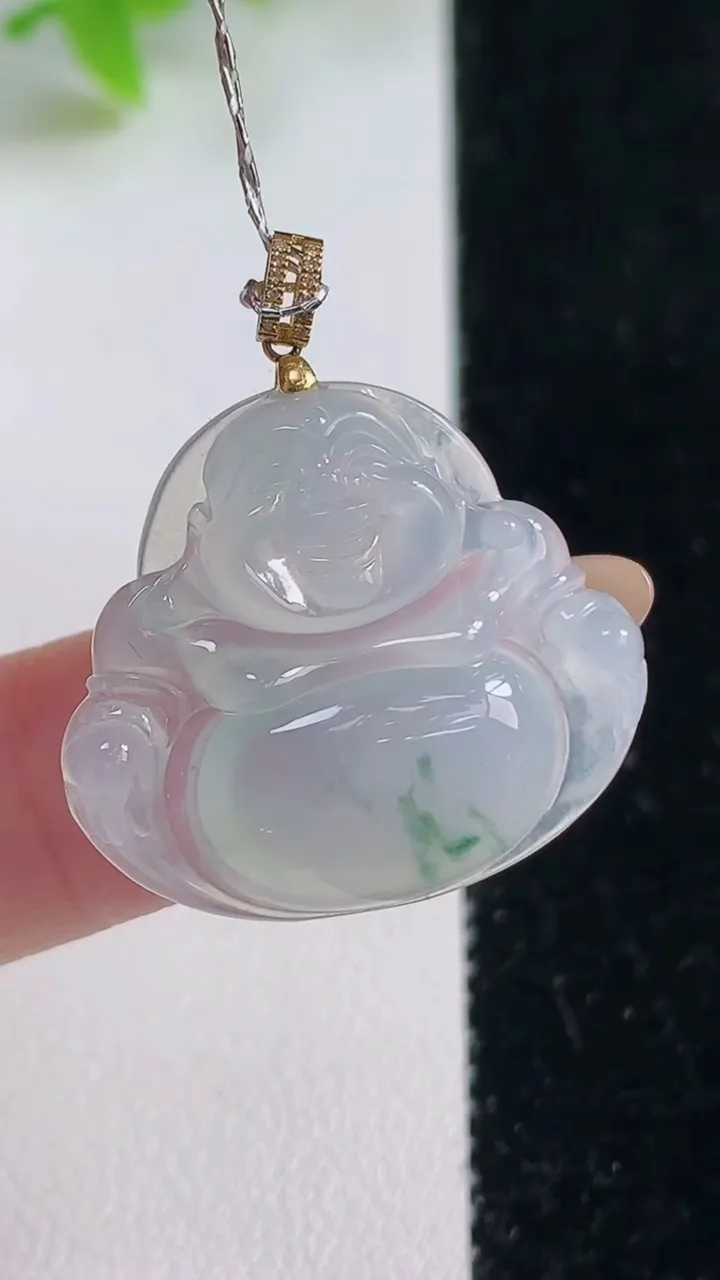 天然A货翡翠种飘花佛公吊坠，尺寸23.4-25-4.9，重量:4.33g
11月7日