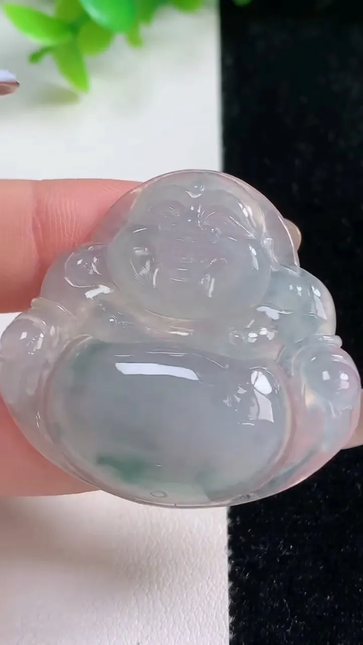 天然A货翡翠冰种飘花佛公吊坠，尺寸376-40-6.4，重量:14.17g
11月7日