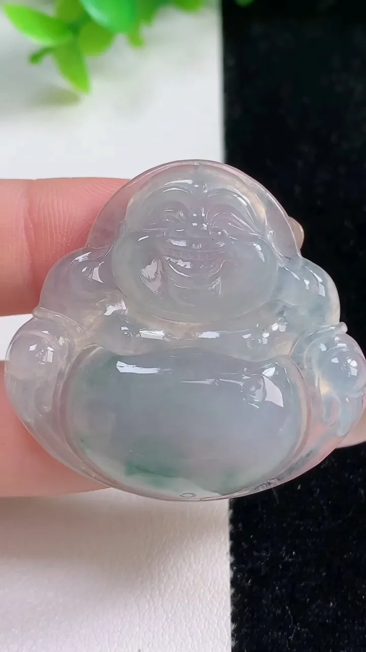 天然A货翡翠冰种飘花佛公吊坠，尺寸376-40-6.4，重量:14.17g
11月7日