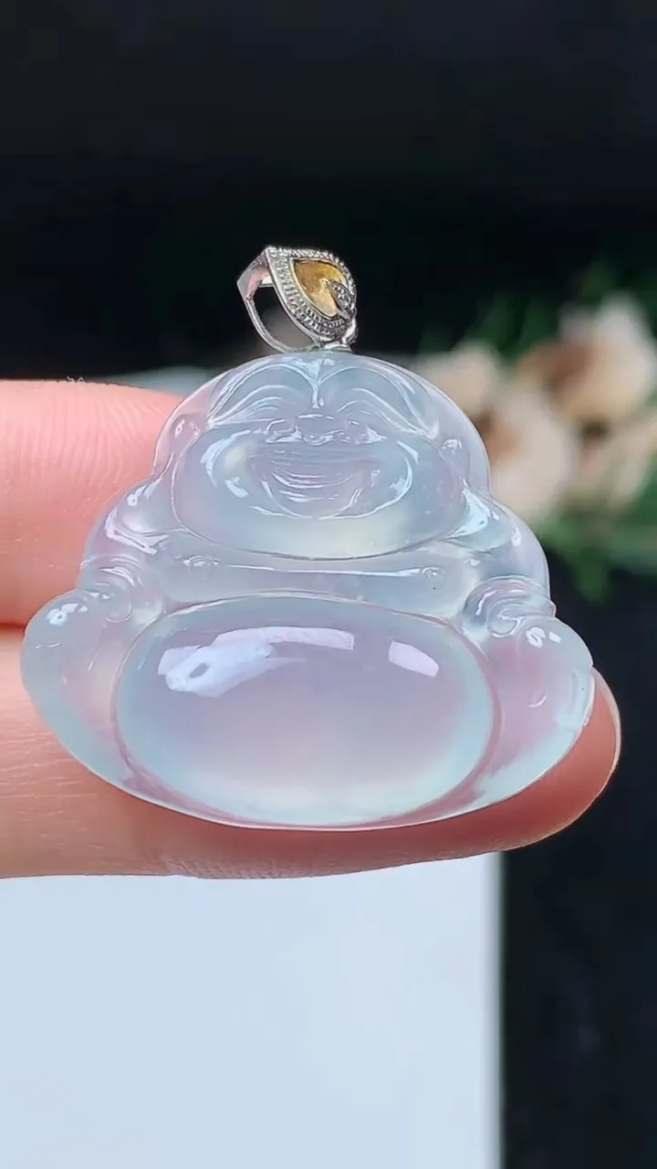 天然A货翡翠白冰佛公吊坠，尺寸25-29.3-6.2，重量:7.20g
11月7日