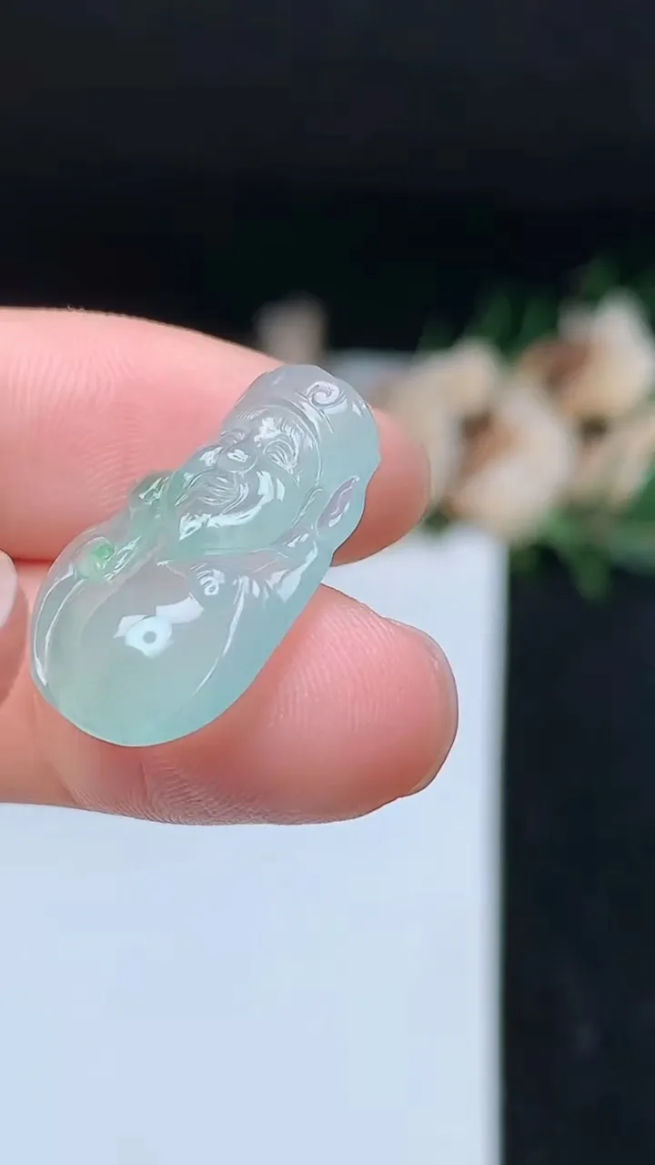 天然A货翡翠财神爷镶嵌件，尺寸22-16.2-4.8，重量:3.00g
11月7日